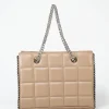 Bolso Acolchado Tachas Efecto