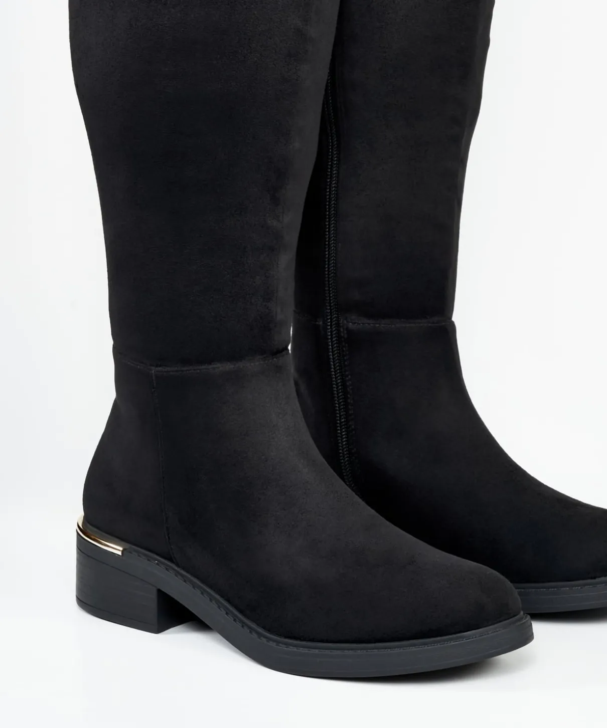 Bota Detalle Metalico Efecto