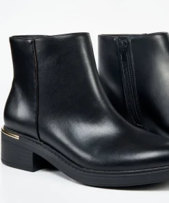 Botin Detalle Metalico Efecto