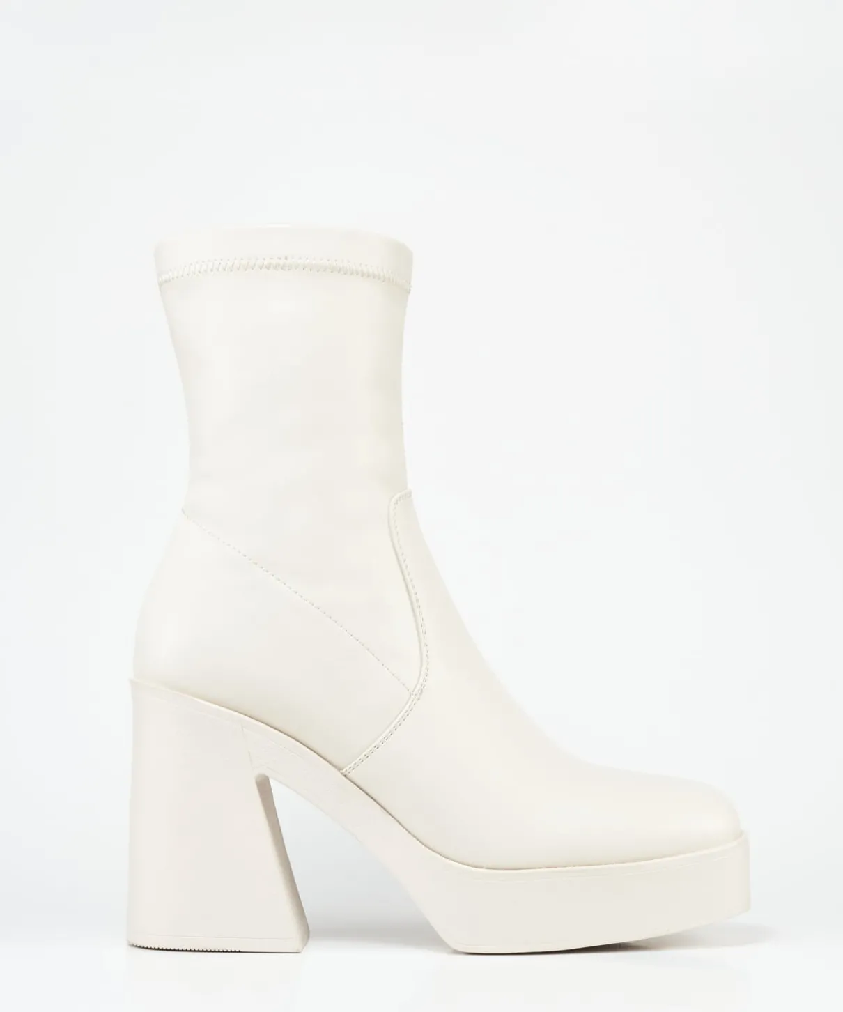 Botin Elastico Tacón Forma Efecto