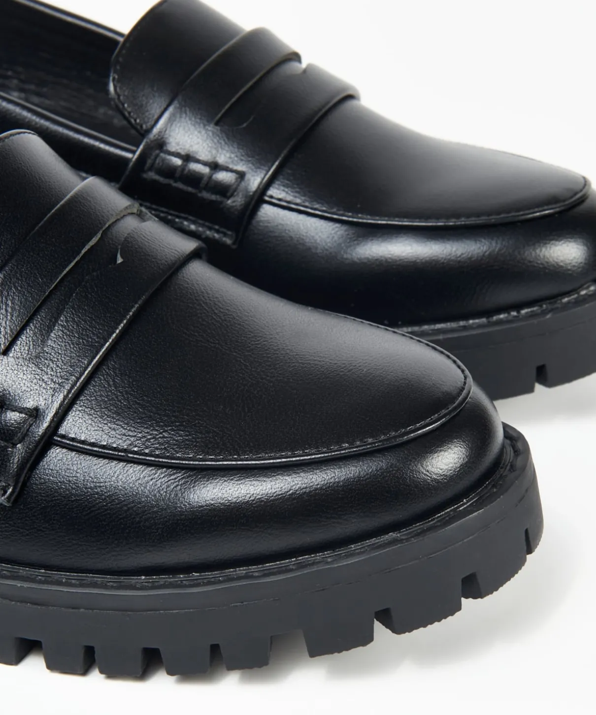 Mocasin Detalle Antifaz Efecto