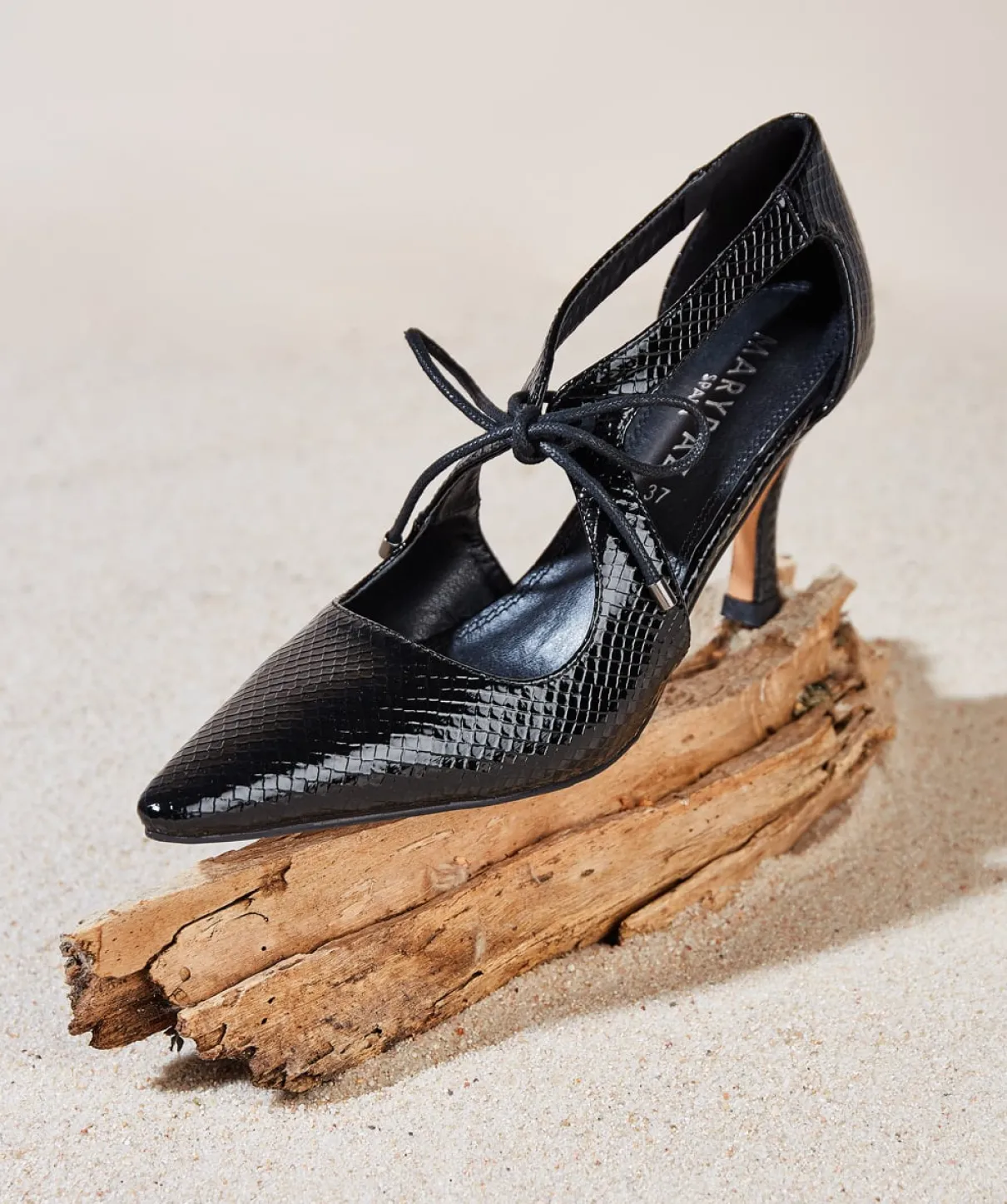 Sandalia Cerrada Cordones