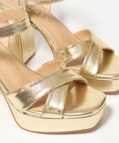 Sandalia Plataforma Tiras Cruzadas Efect